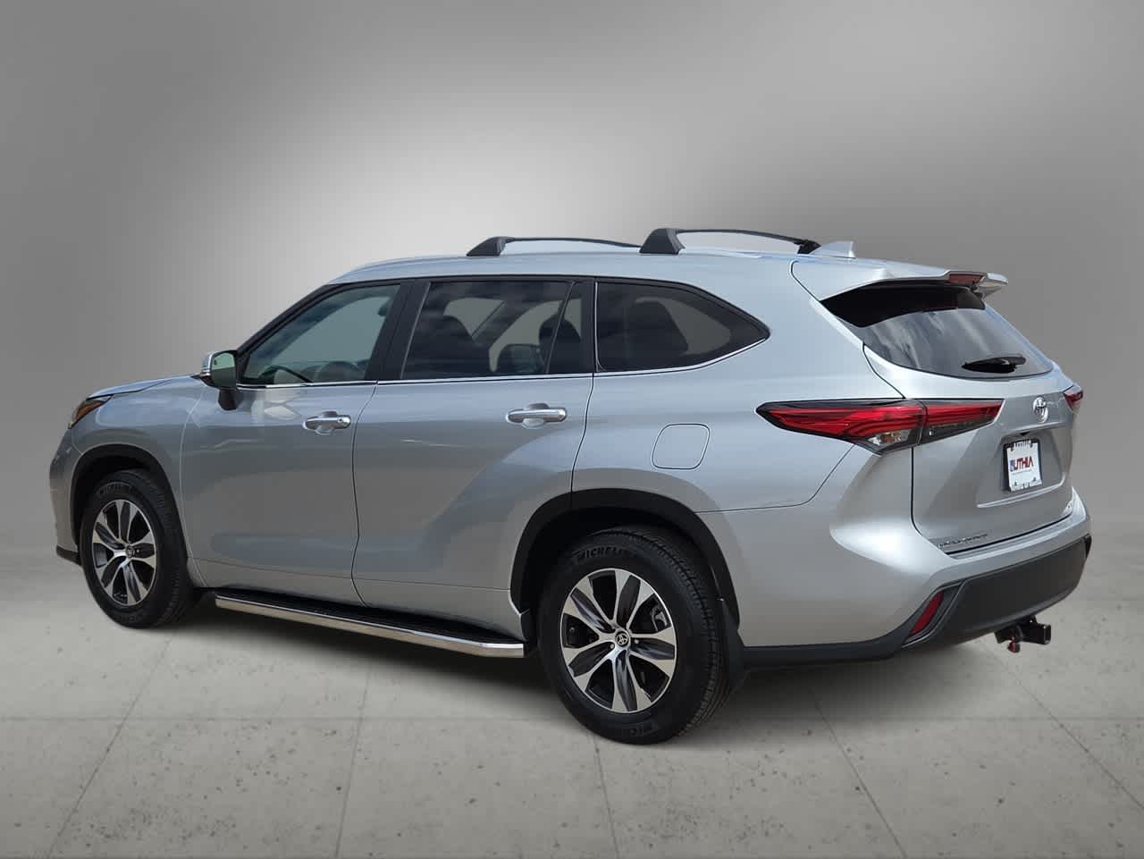 Thumbnail: 2023 Toyota Highlander - 6