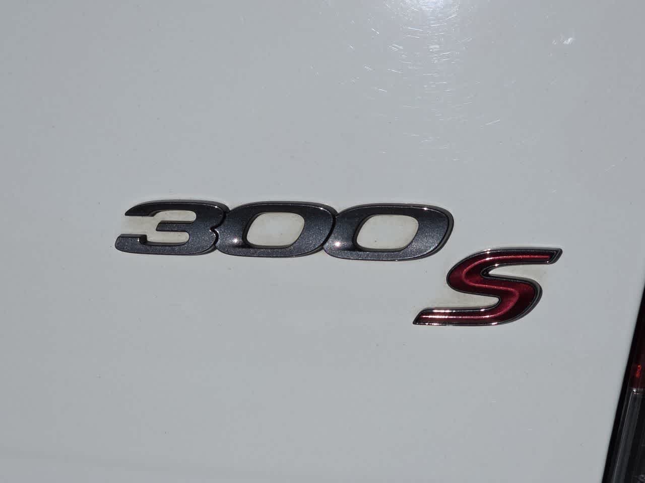 Thumbnail: 2022 Chrysler 300 - 11