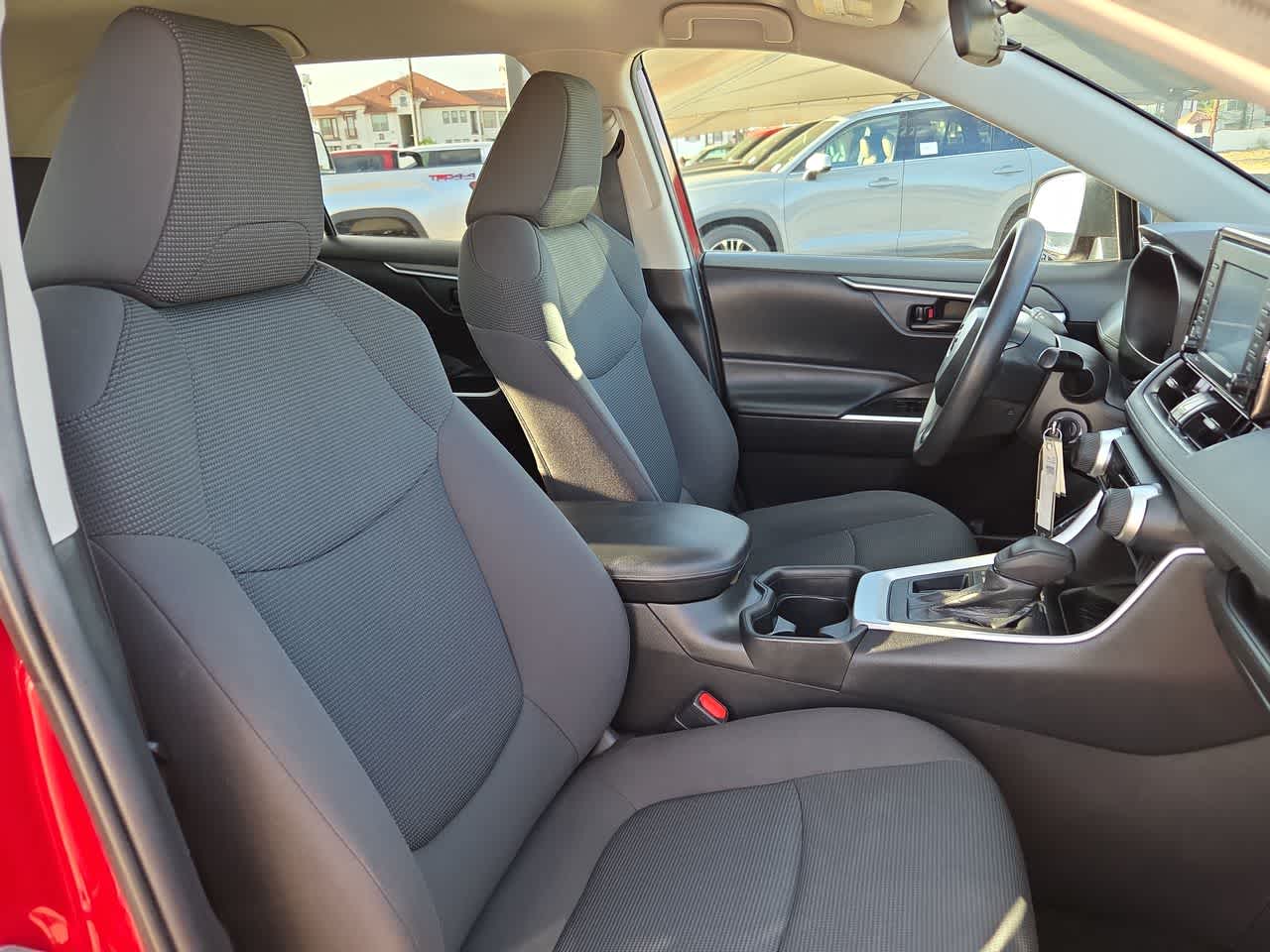 Thumbnail: 2021 Toyota RAV4 - 18