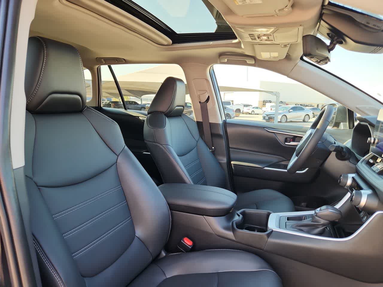 Thumbnail: 2023 Toyota RAV4 - 18