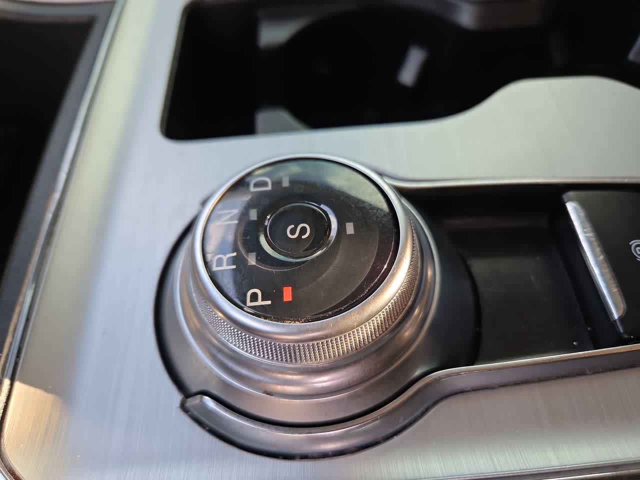 Thumbnail: 2022 Ford Edge - 22