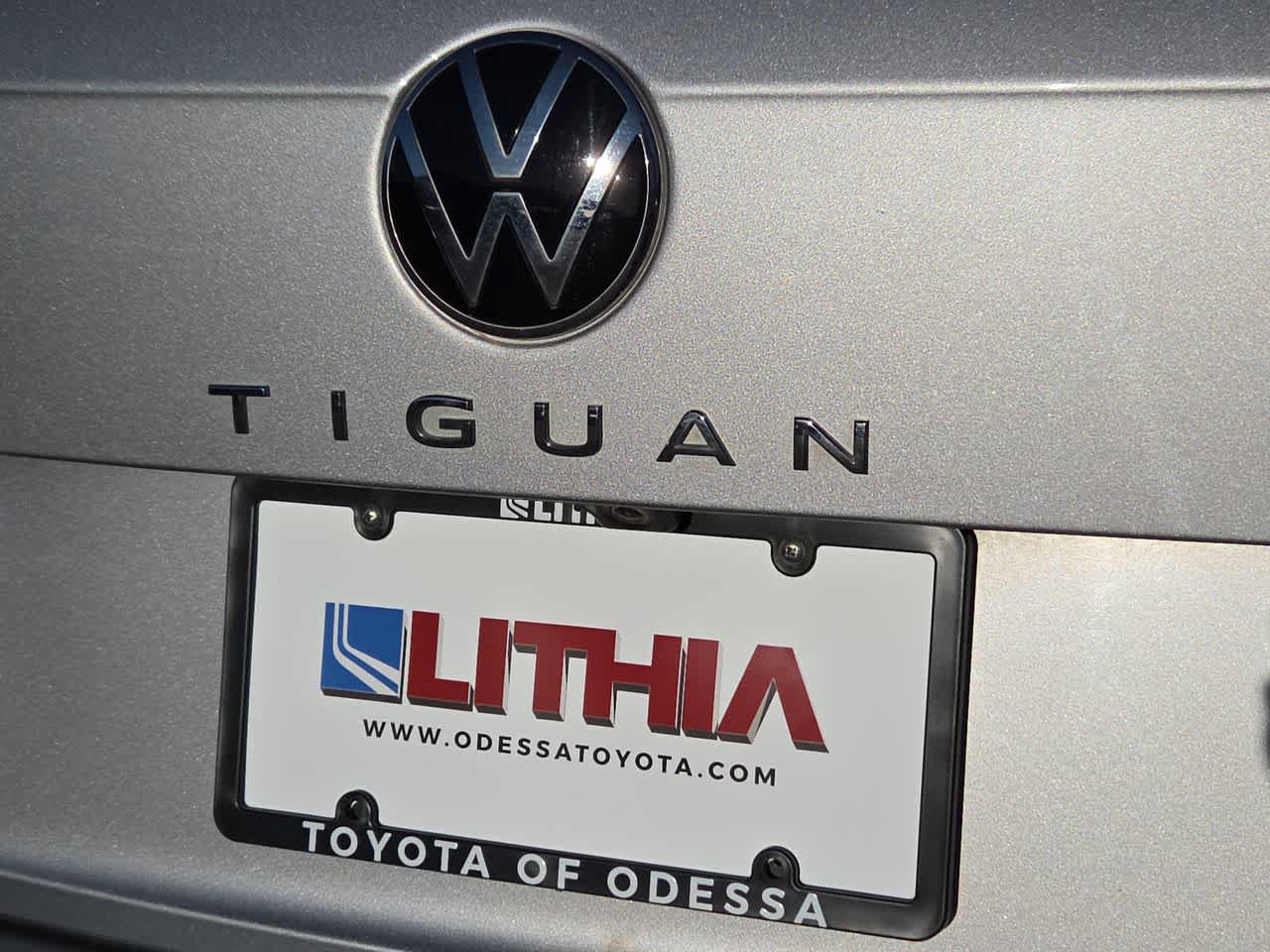 Thumbnail: 2023 Volkswagen Tiguan - 11