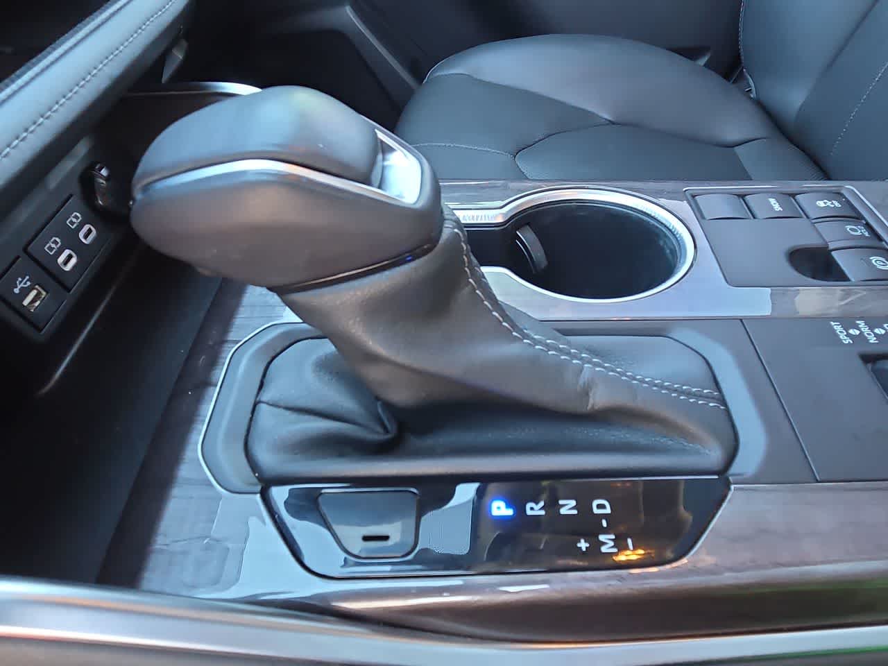 Thumbnail: 2023 Toyota Highlander - 21