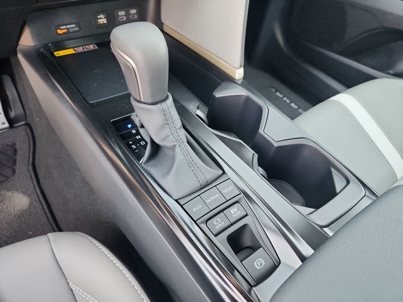 Thumbnail: 2025 Toyota Camry - 21