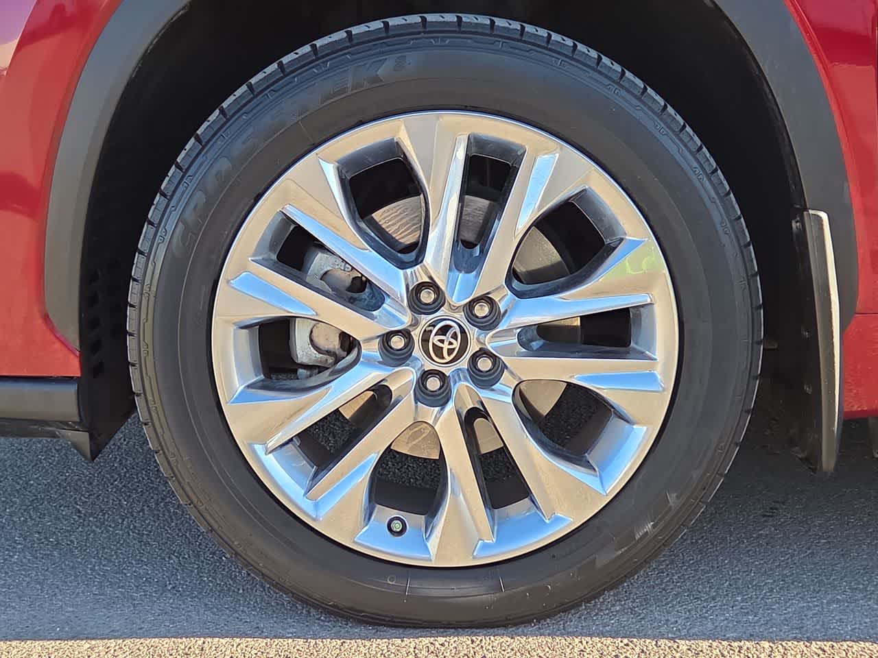 Thumbnail: 2023 Toyota Highlander - 12