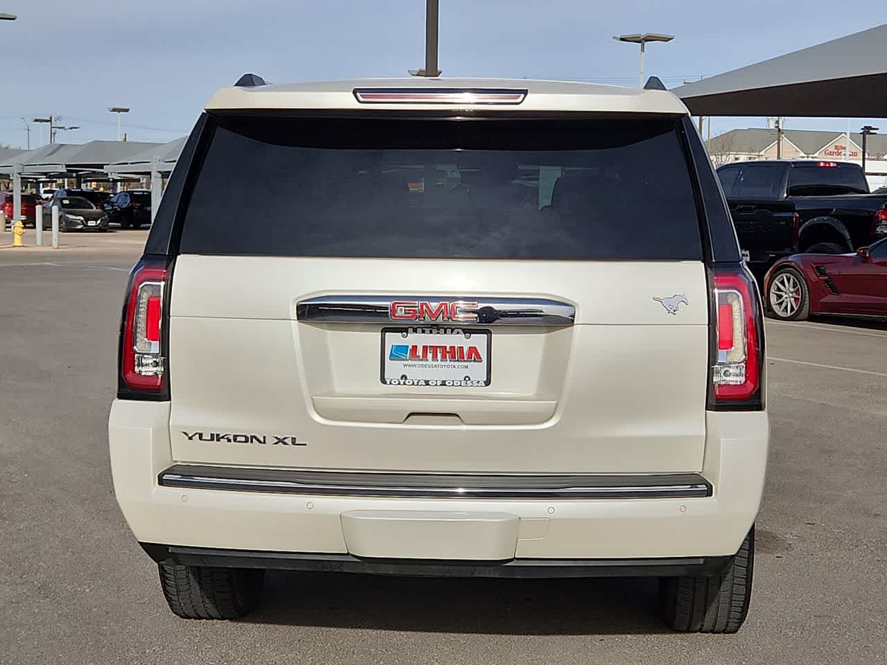 2015 GMC Yukon XL Denali 13