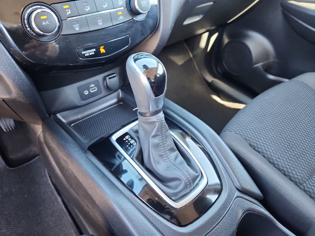 Thumbnail: 2020 Nissan Rogue Sport - 21