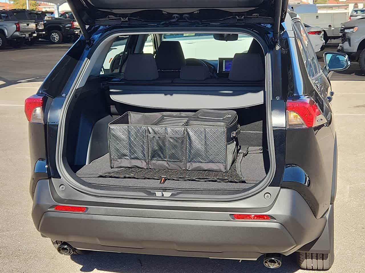 Thumbnail: 2025 Toyota RAV4 - 23