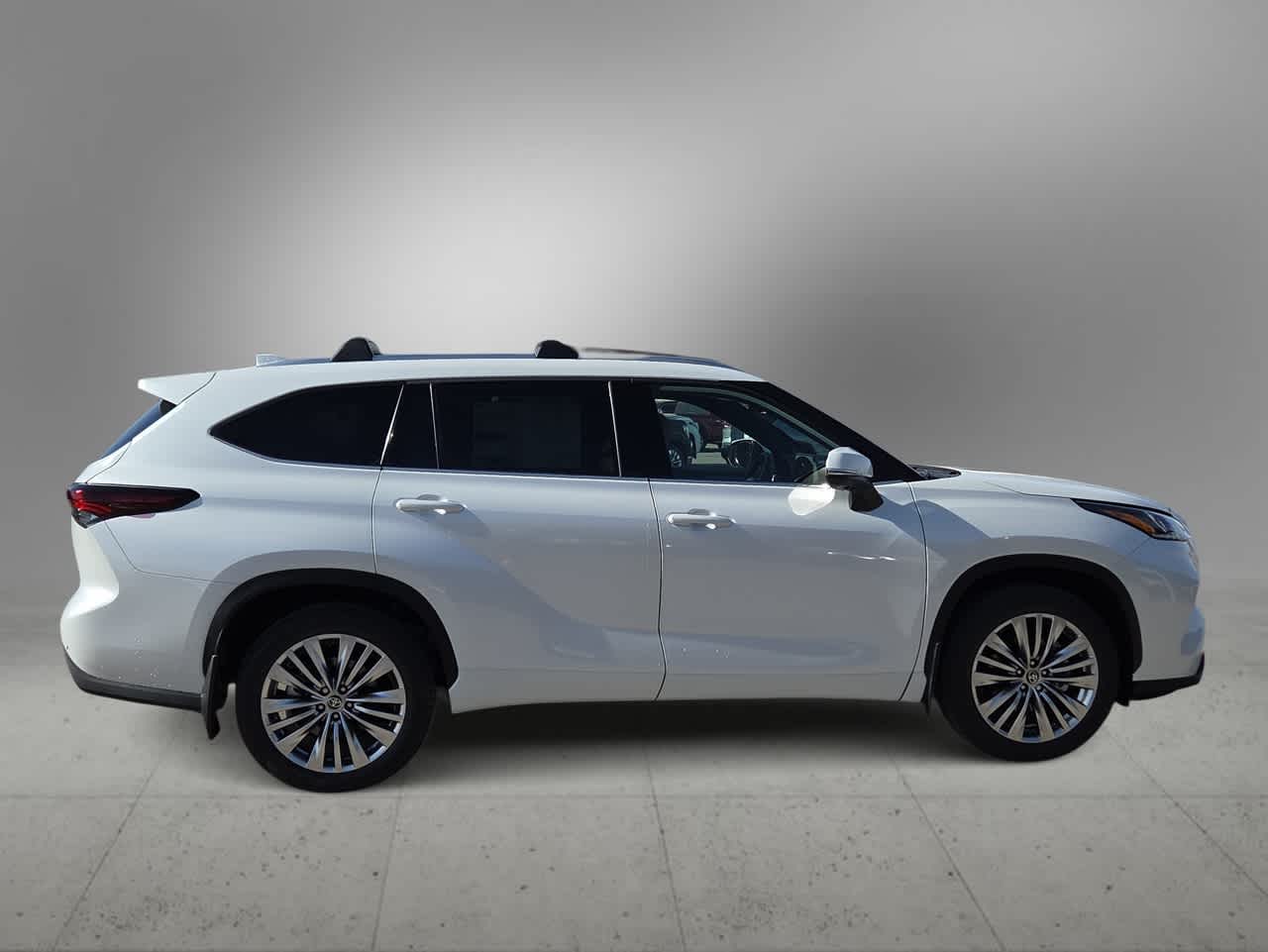 Thumbnail: 2026 Toyota Highlander - 9