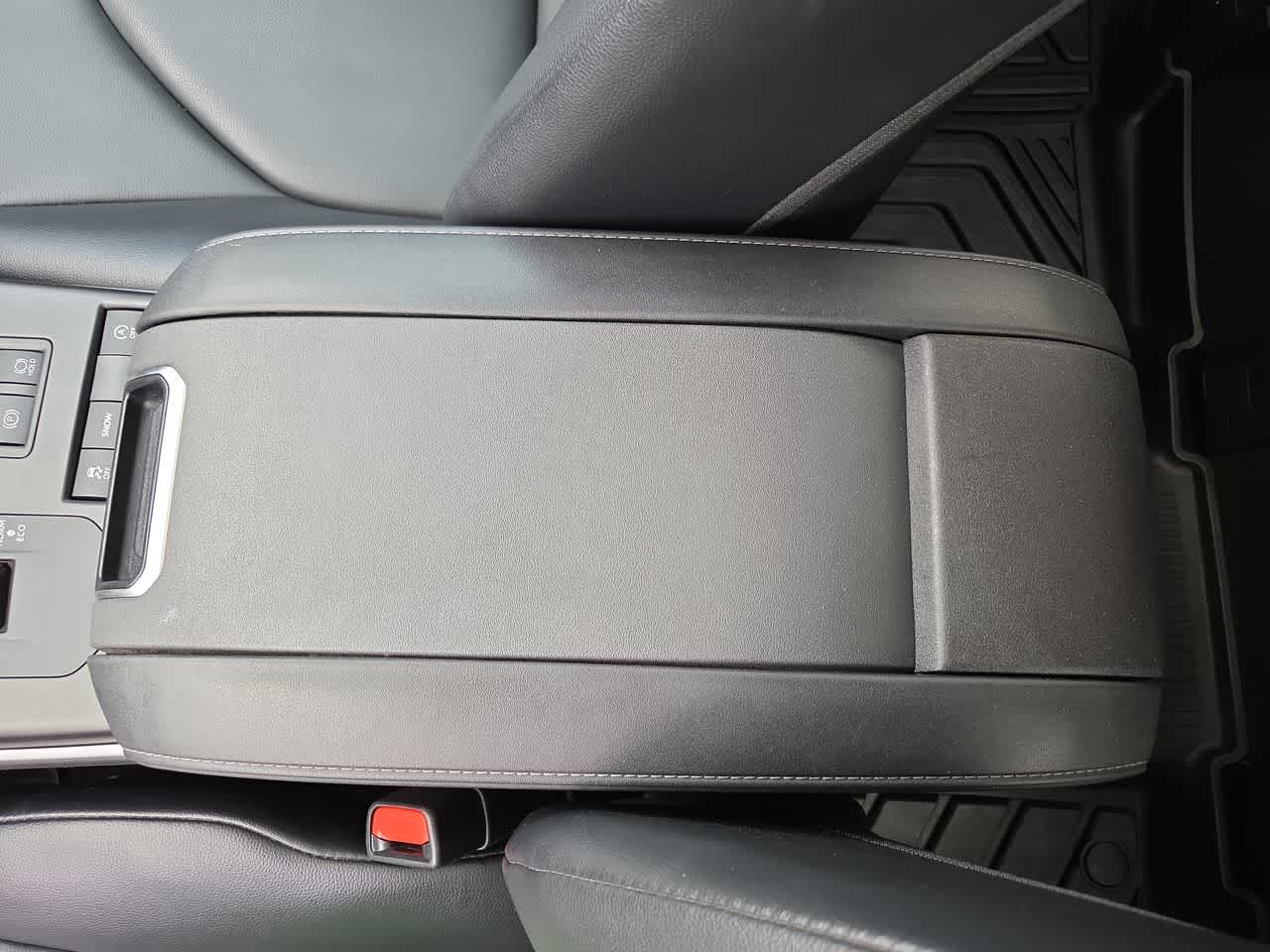 Thumbnail: 2021 Toyota Highlander - 20