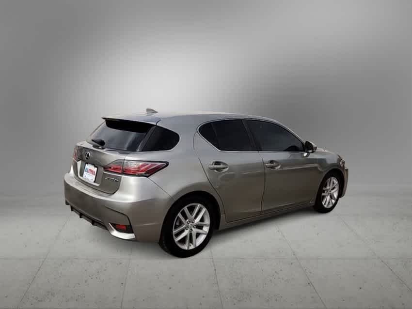 Thumbnail: 2017 Lexus CT - 8