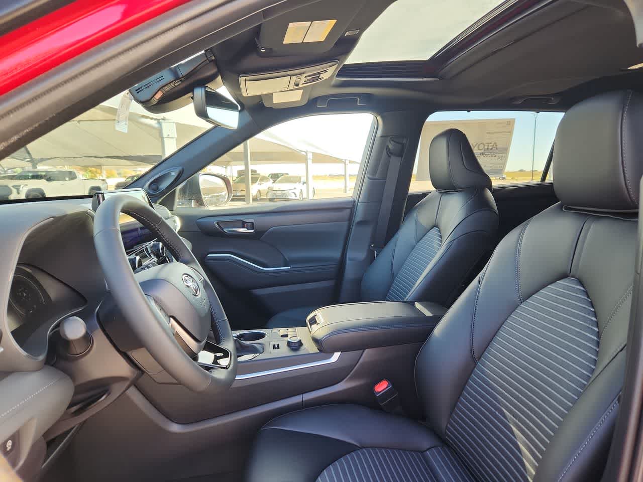 Thumbnail: 2026 Toyota Highlander - 15