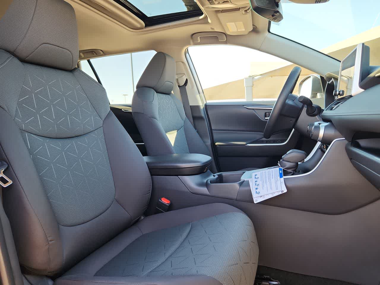 Thumbnail: 2025 Toyota RAV4 - 18