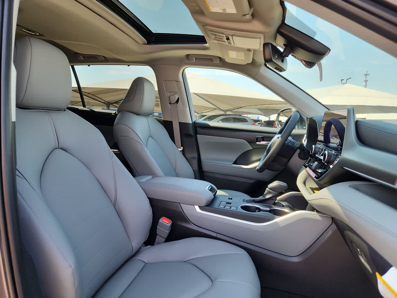 Thumbnail: 2025 Toyota Highlander - 18
