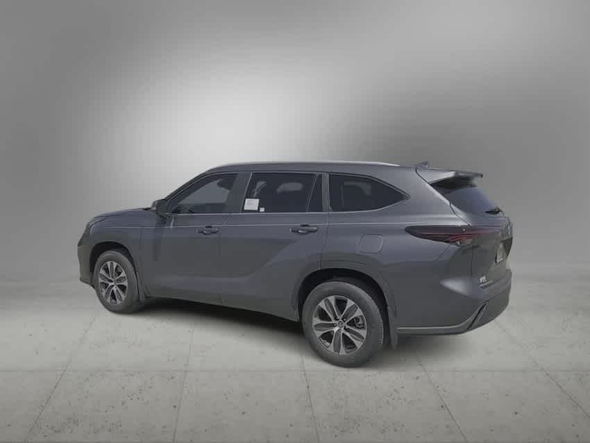 Thumbnail: 2024 Toyota Highlander - 7