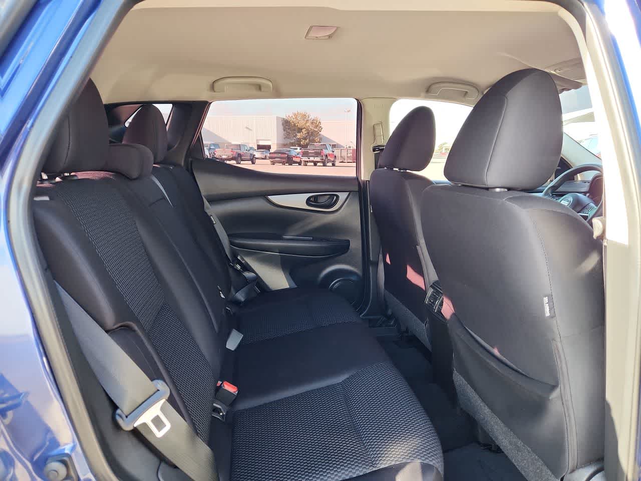 Thumbnail: 2022 Nissan Rogue Sport - 17