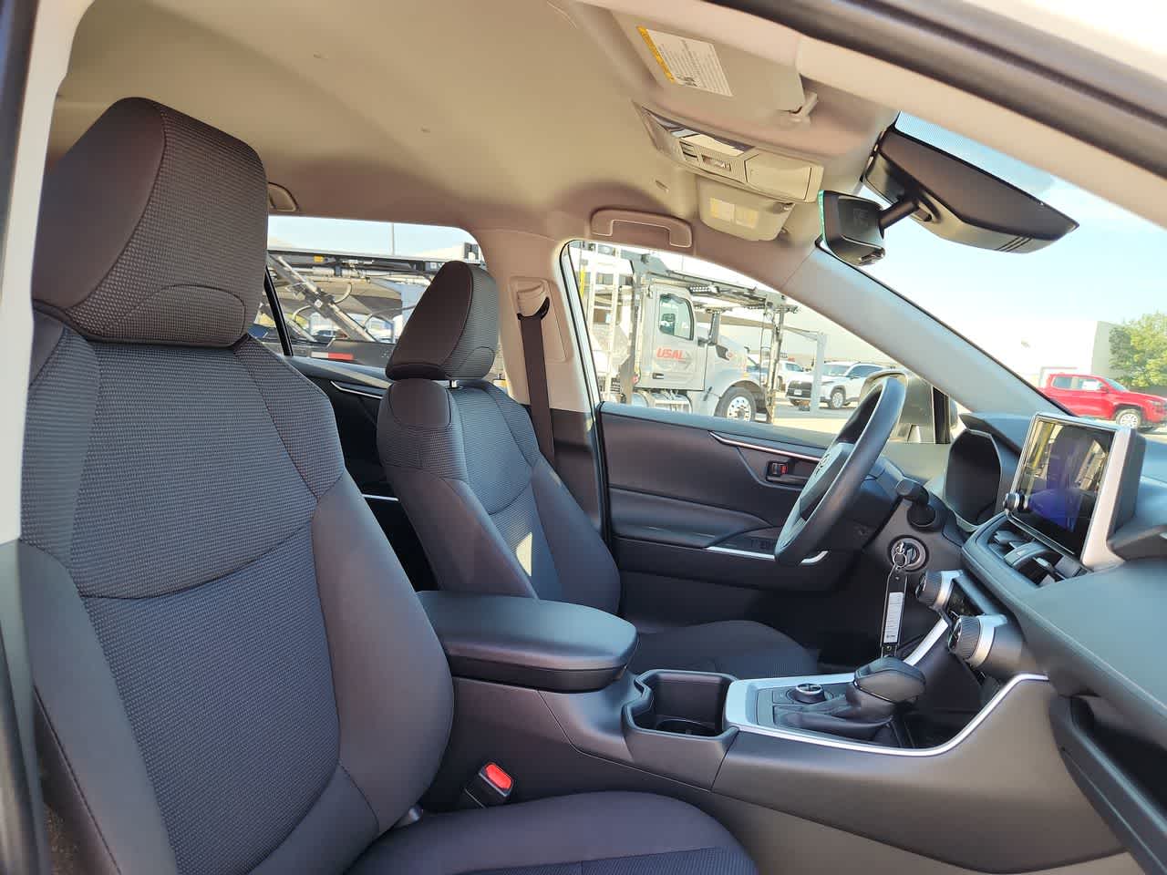 Thumbnail: 2025 Toyota RAV4 - 18