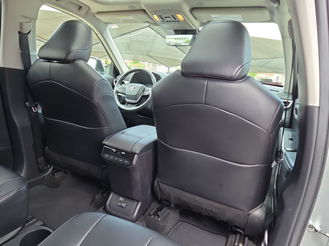 Thumbnail: 2023 Toyota Highlander - 16