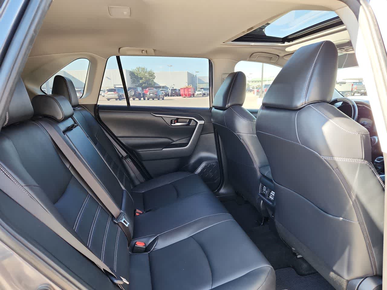 Thumbnail: 2023 Toyota RAV4 - 17