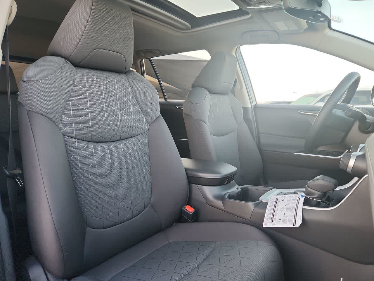 Thumbnail: 2025 Toyota RAV4 - 18