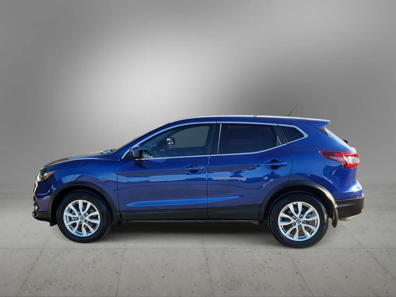 Thumbnail: 2022 Nissan Rogue Sport - 5