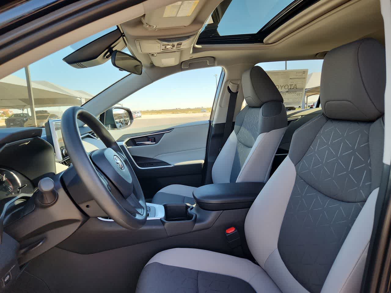 Thumbnail: 2025 Toyota RAV4 - 15