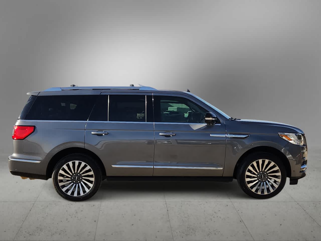 Thumbnail: 2021 Lincoln Navigator - 9