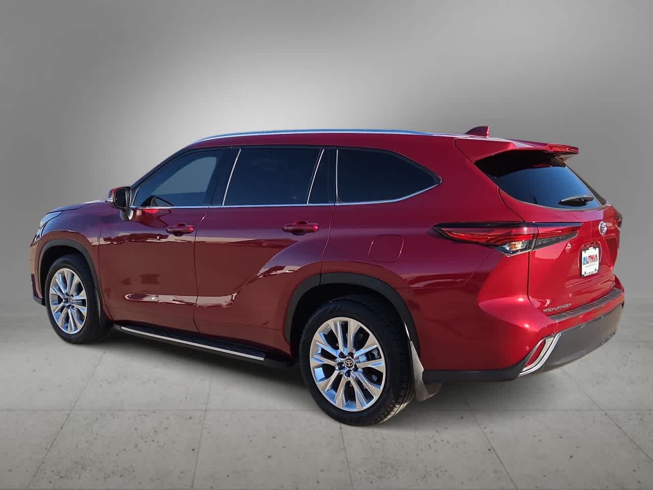 Thumbnail: 2023 Toyota Highlander - 6