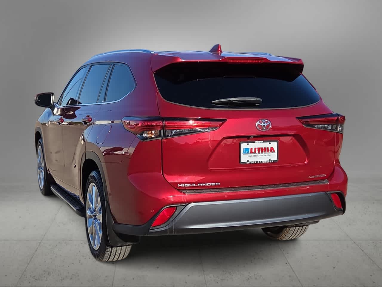 Thumbnail: 2023 Toyota Highlander - 7