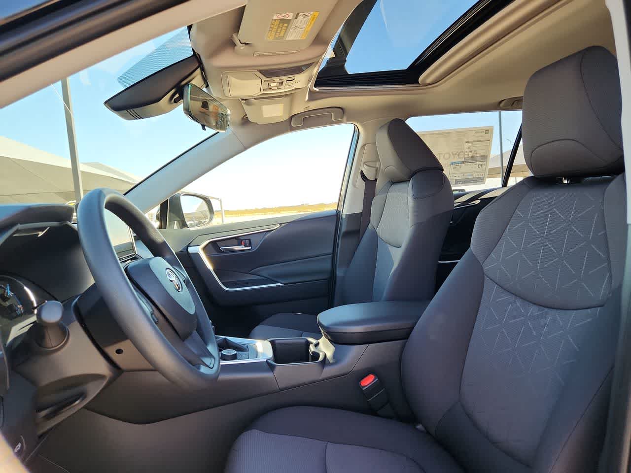 Thumbnail: 2025 Toyota RAV4 - 15