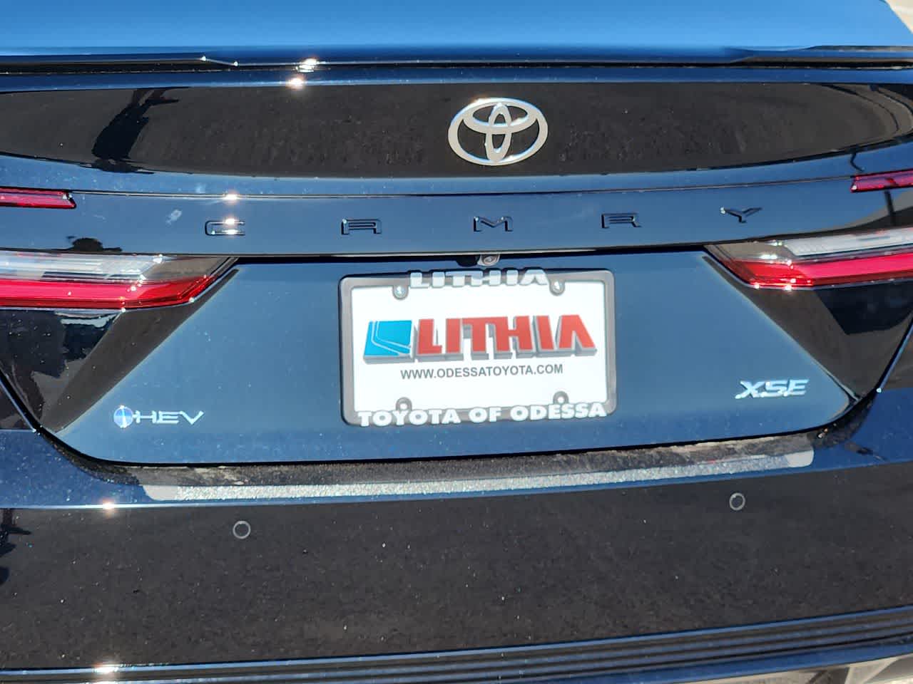 Thumbnail: 2025 Toyota Camry - 11