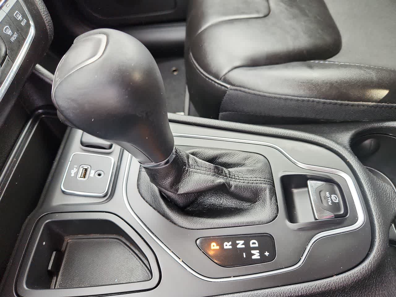 Thumbnail: 2021 Jeep Cherokee - 21