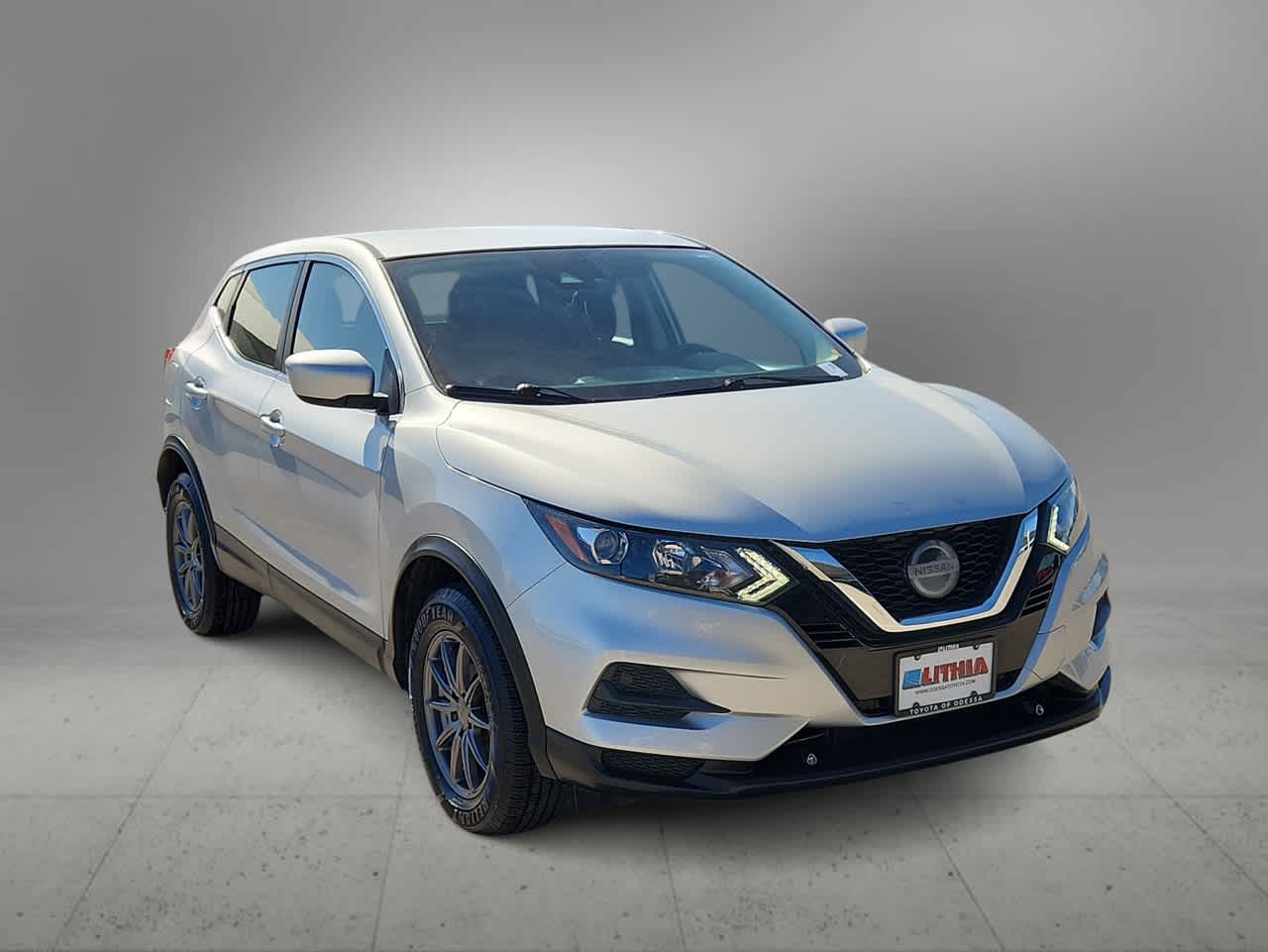 Thumbnail: 2020 Nissan Rogue Sport - 2