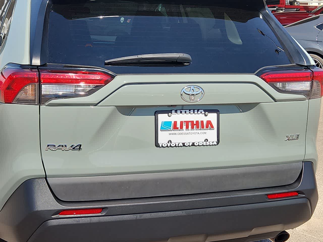Thumbnail: 2020 Toyota RAV4 - 11