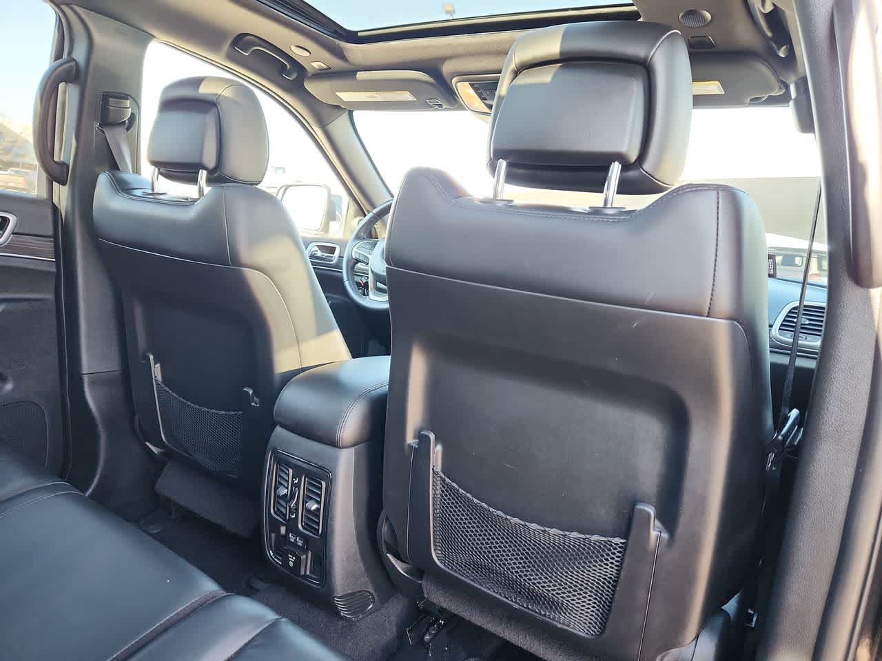 Thumbnail: 2022 Jeep Grand Cherokee - 16