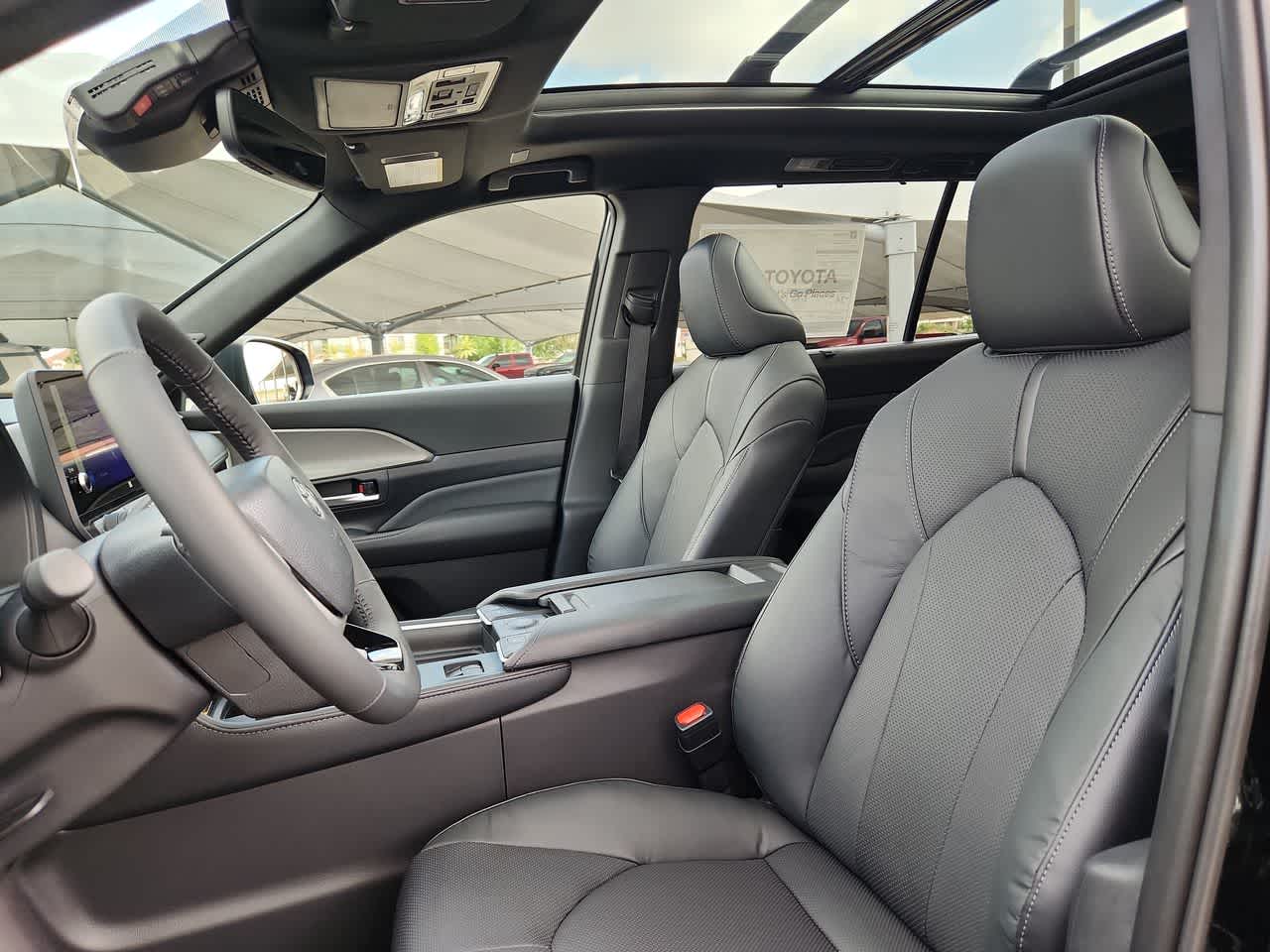 Thumbnail: 2025 Toyota Grand Highlander - 15