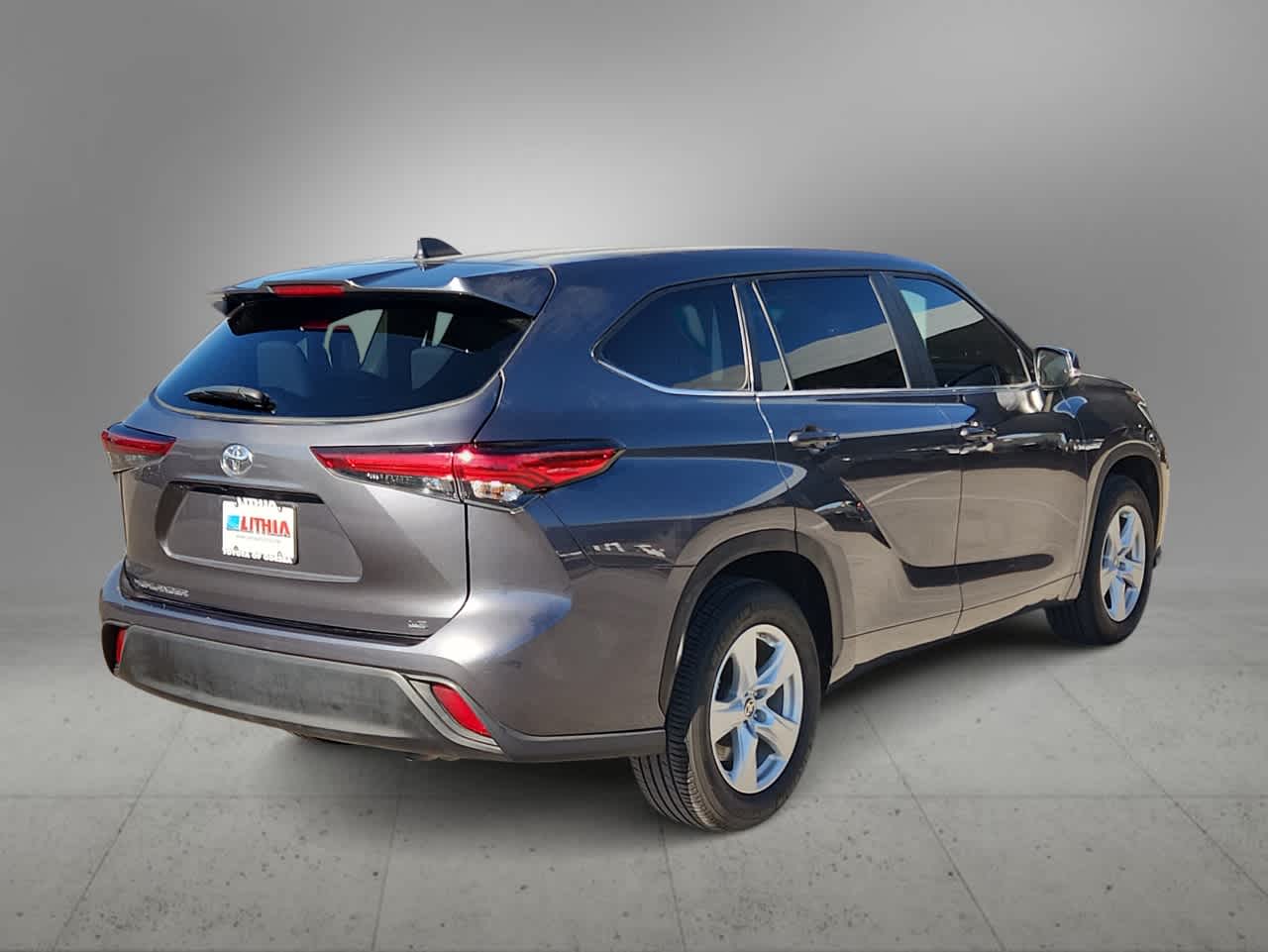 Thumbnail: 2023 Toyota Highlander - 8