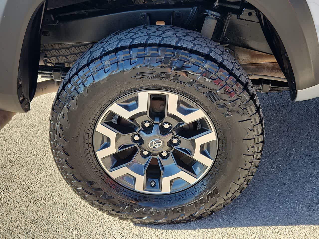 Thumbnail: 2019 Toyota Tacoma - 12