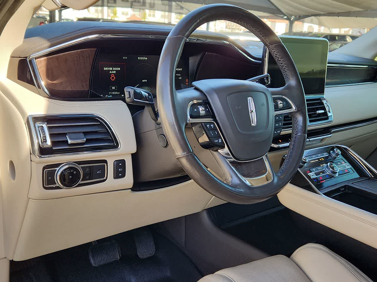 Thumbnail: 2021 Lincoln Navigator - 10