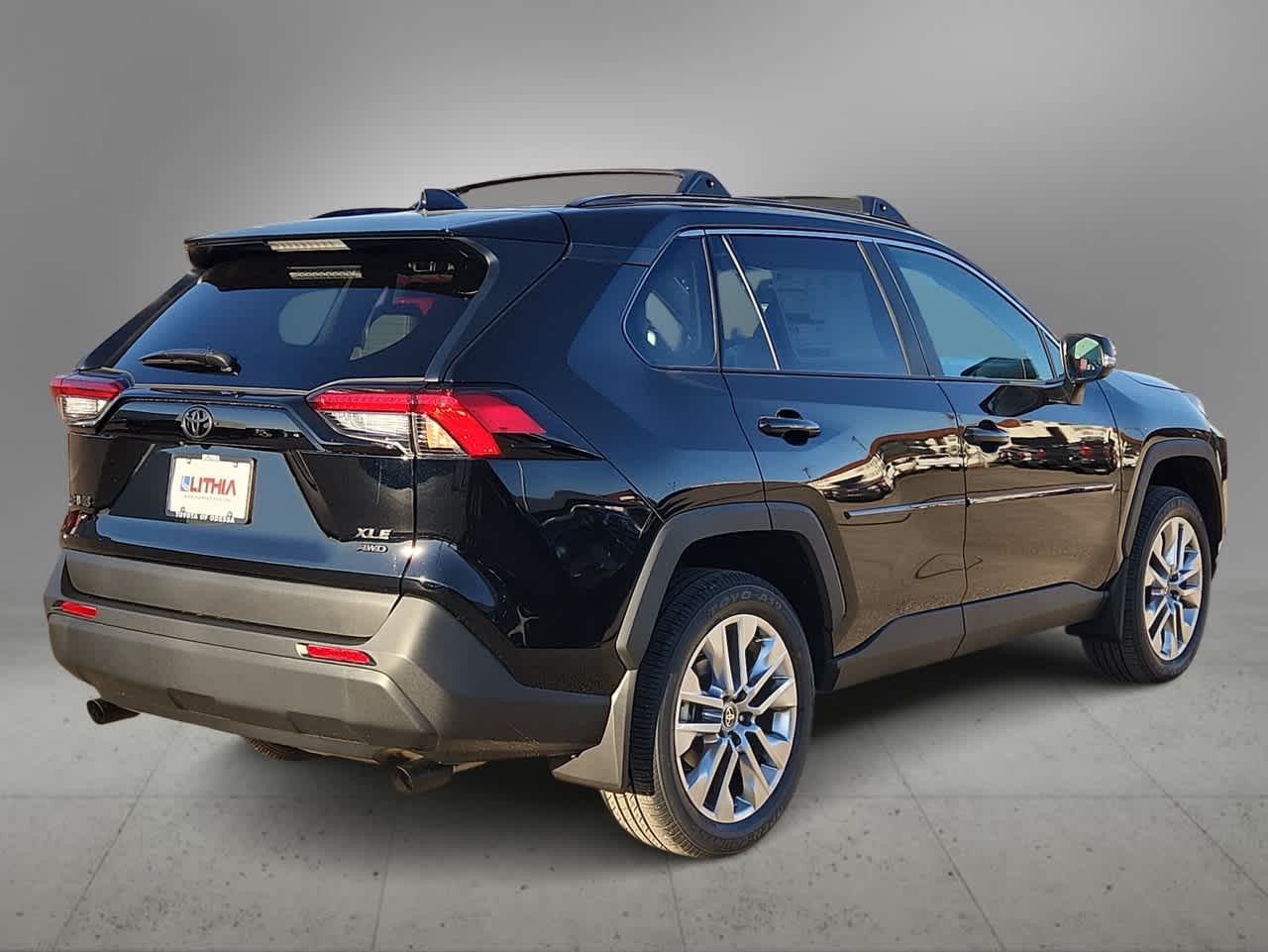 Thumbnail: 2025 Toyota RAV4 - 8