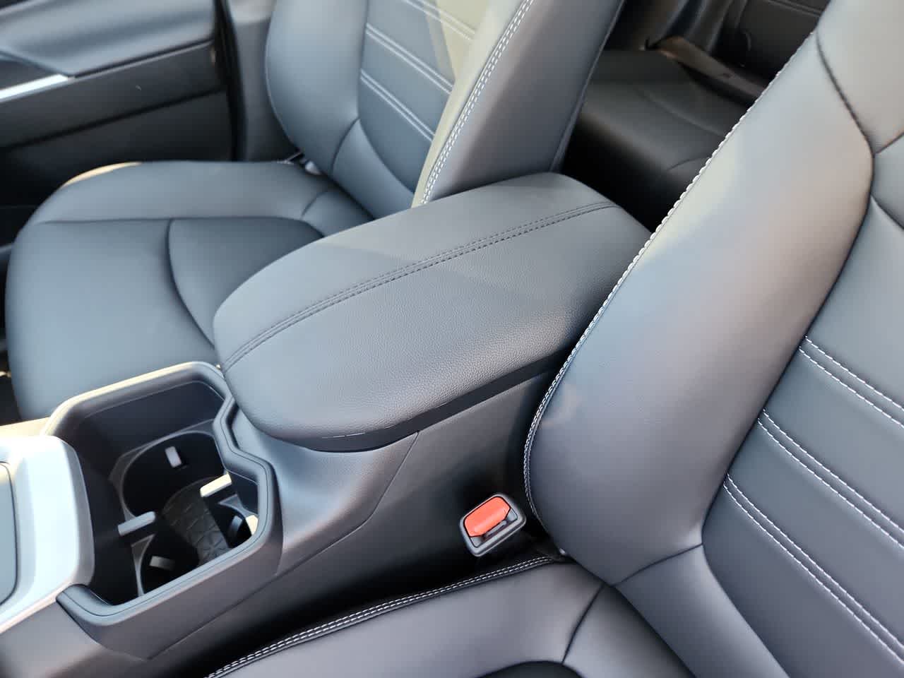 Thumbnail: 2025 Toyota RAV4 - 20