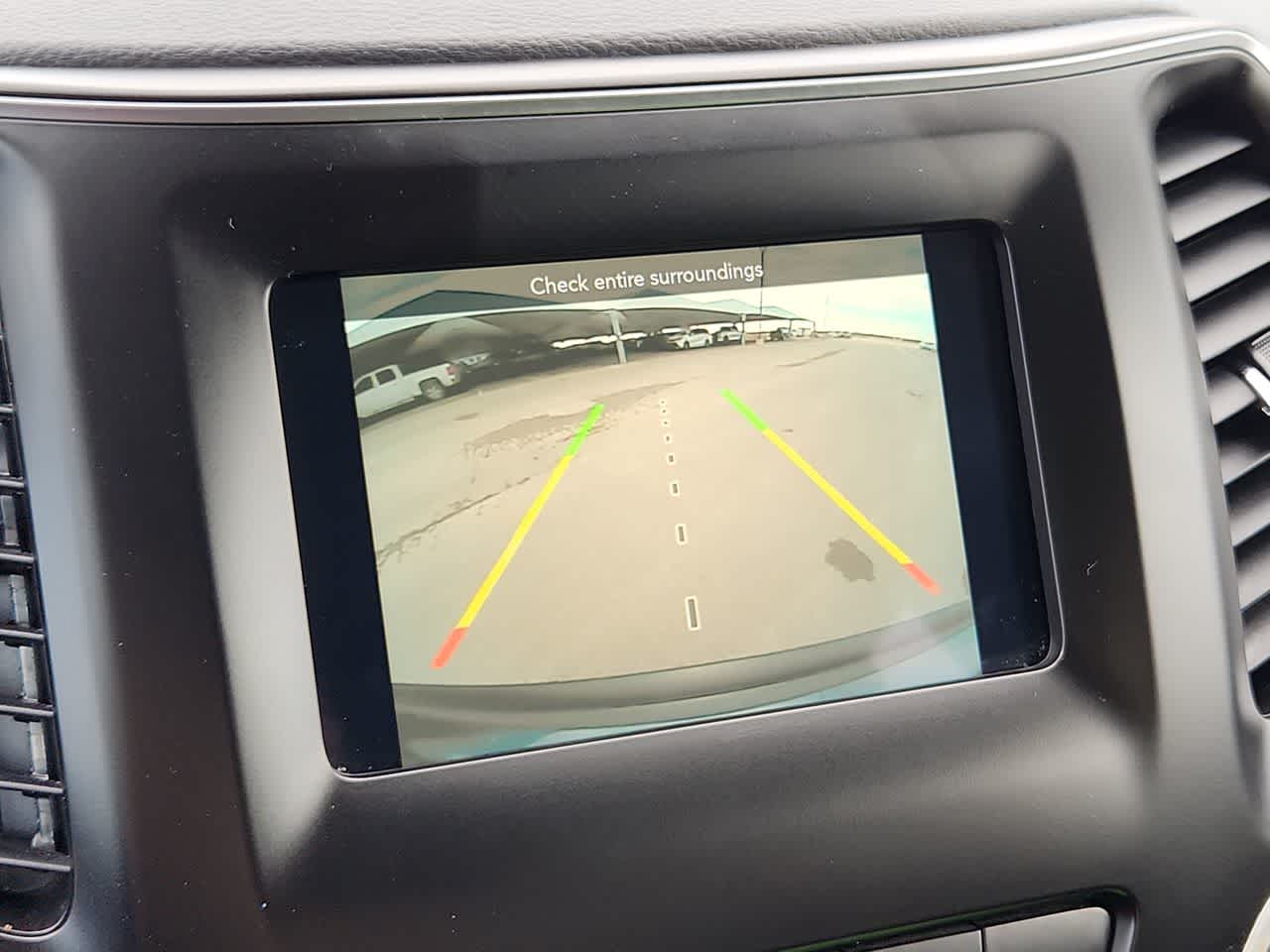 Thumbnail: 2021 Jeep Cherokee - 25