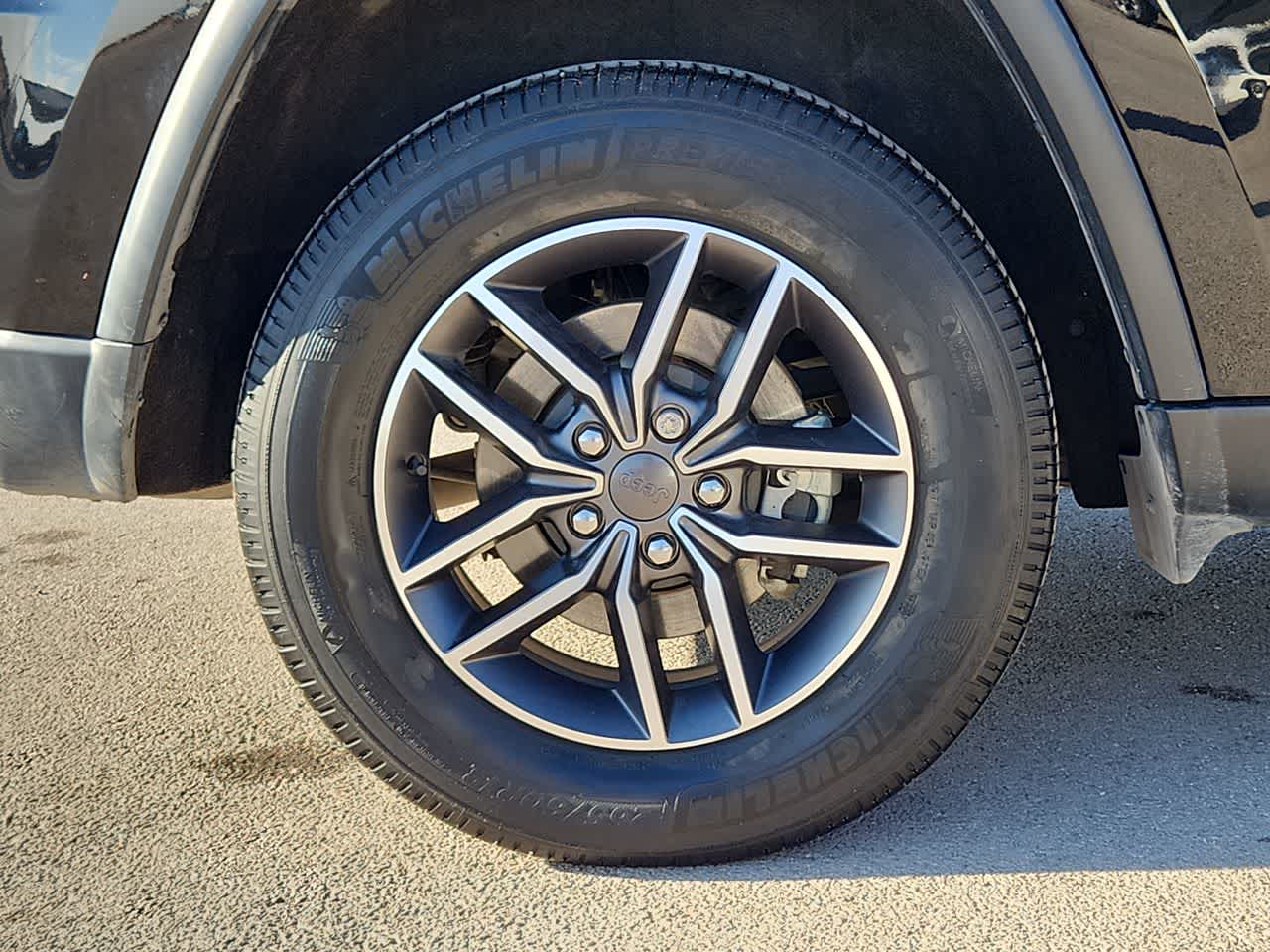 Thumbnail: 2022 Jeep Grand Cherokee - 12