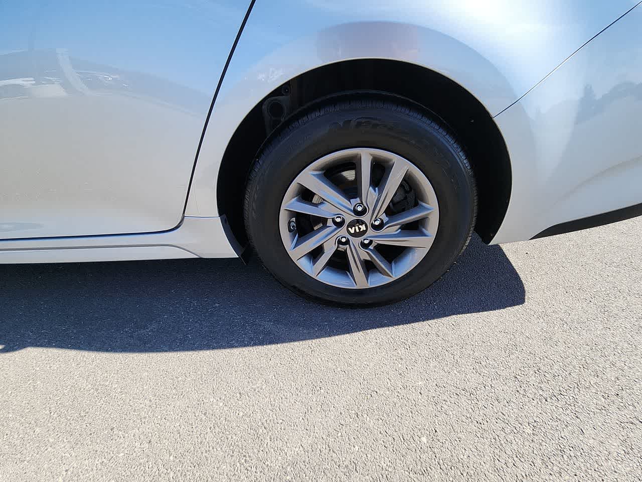 Thumbnail: 2020 Kia Optima - 16