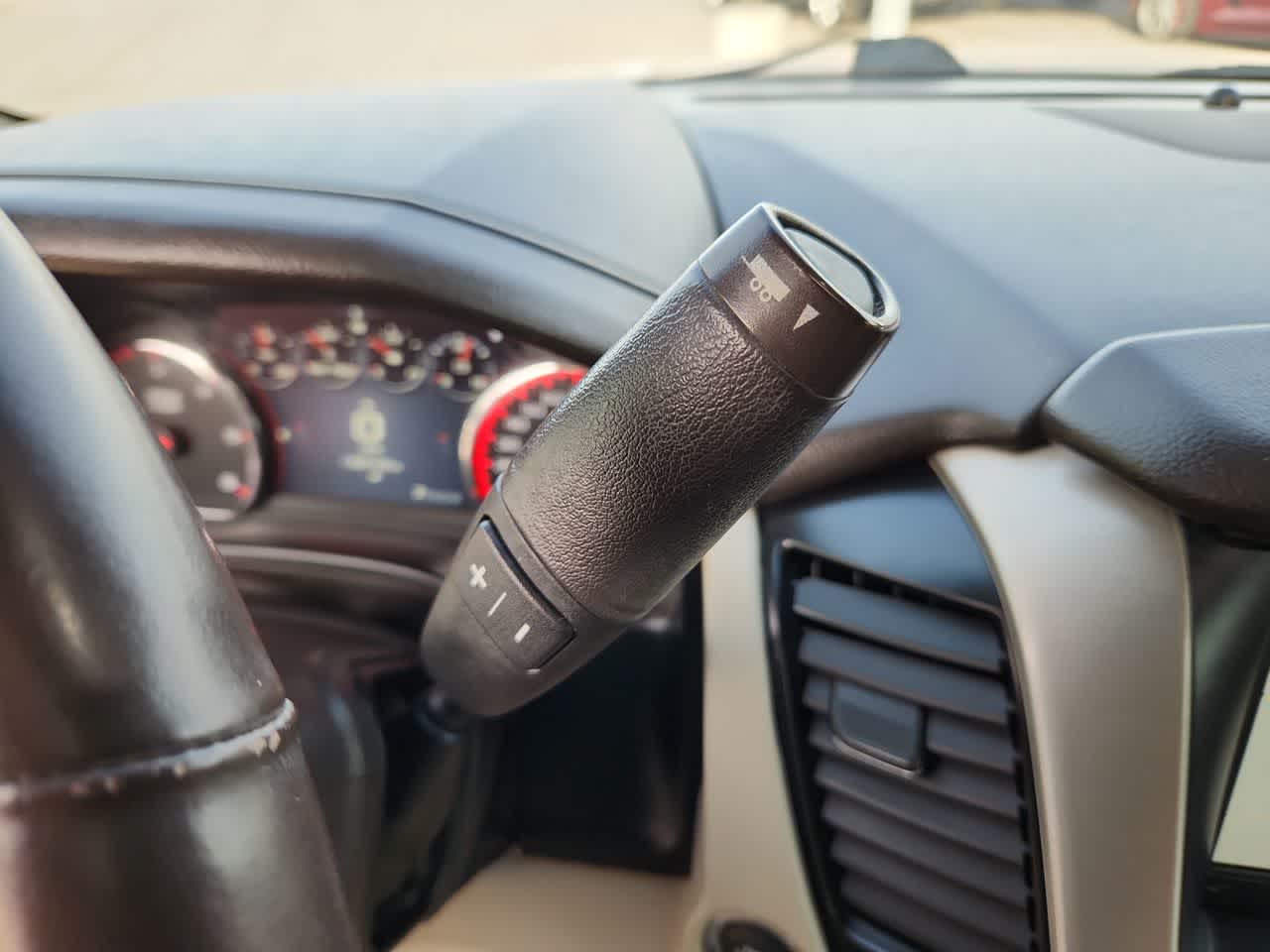 2015 GMC Yukon XL Denali 25