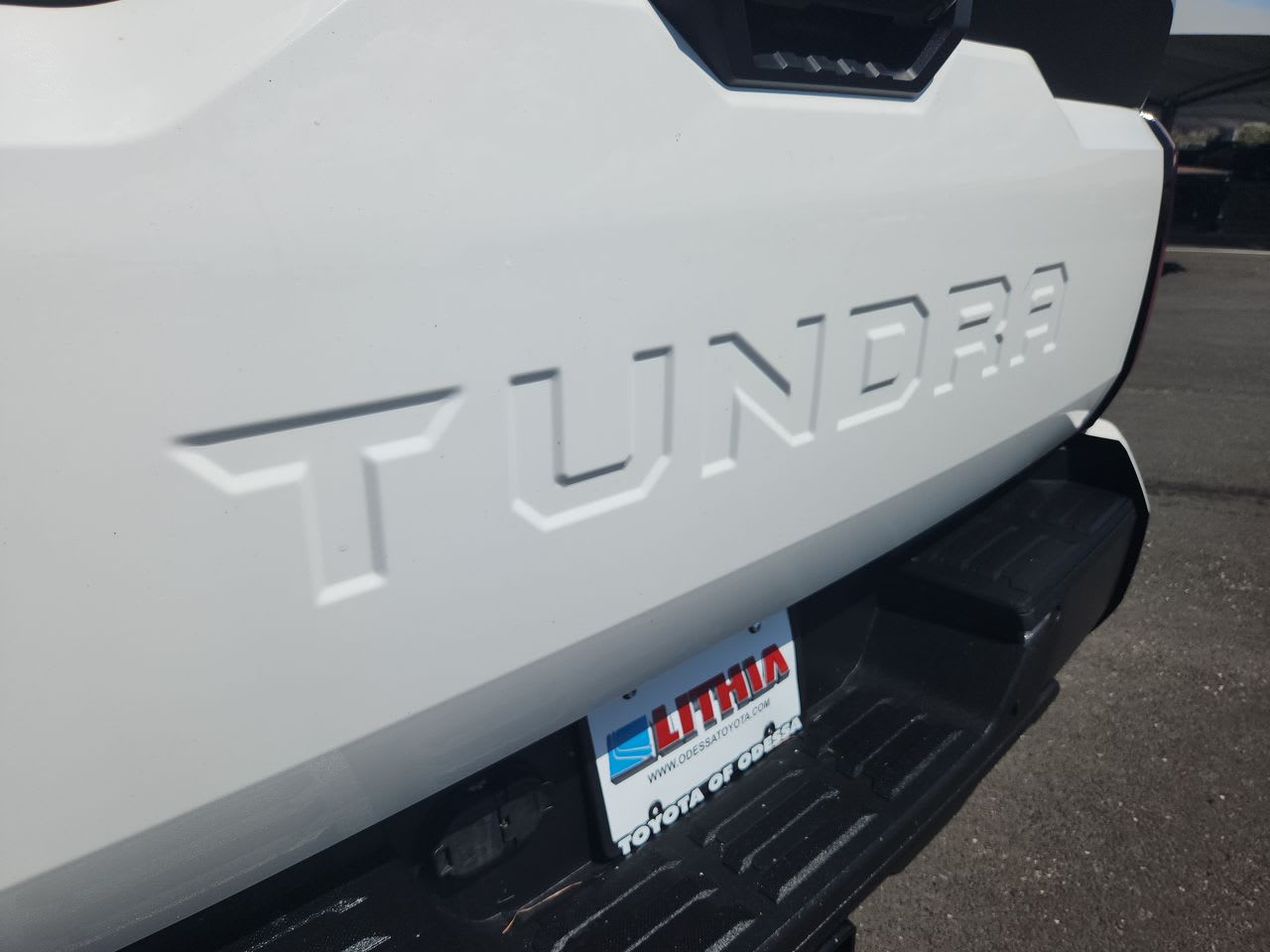 Thumbnail: 2022 Toyota Tundra - 7