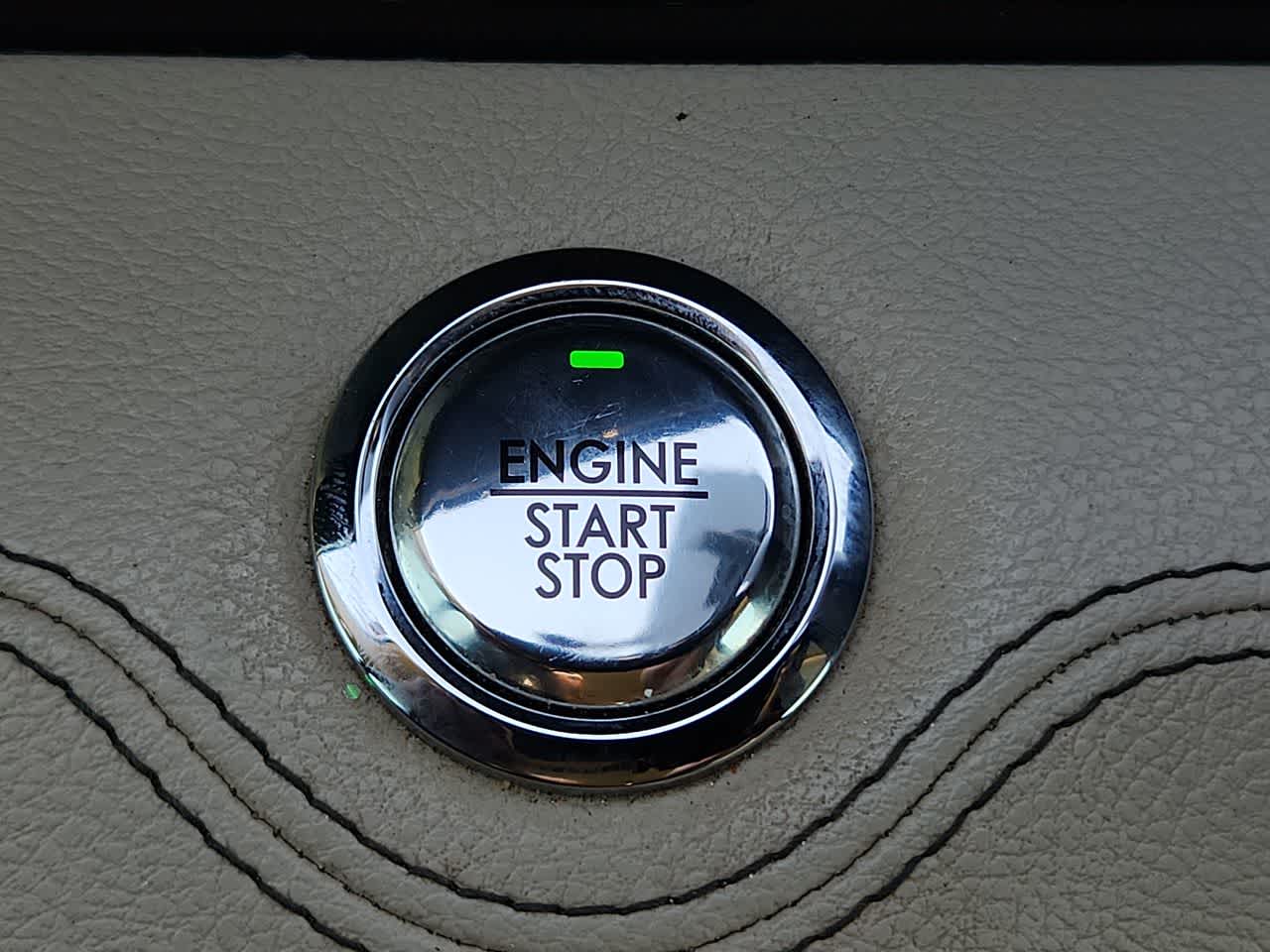 Thumbnail: 2021 Lincoln Navigator - 24