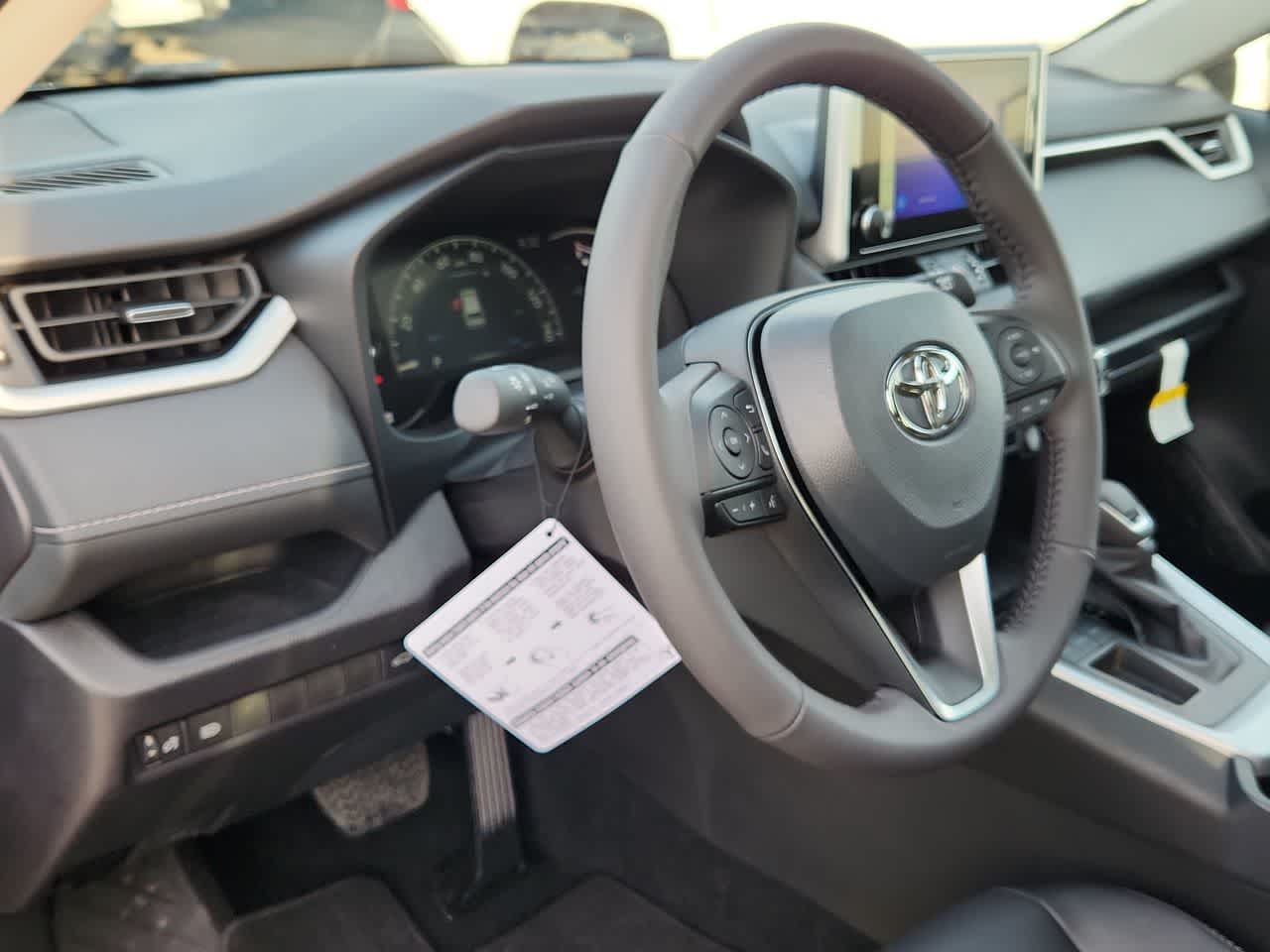 Thumbnail: 2025 Toyota RAV4 - 10