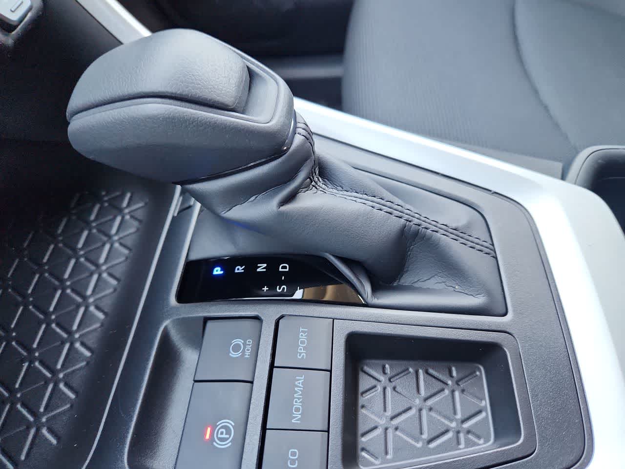 Thumbnail: 2025 Toyota RAV4 - 21