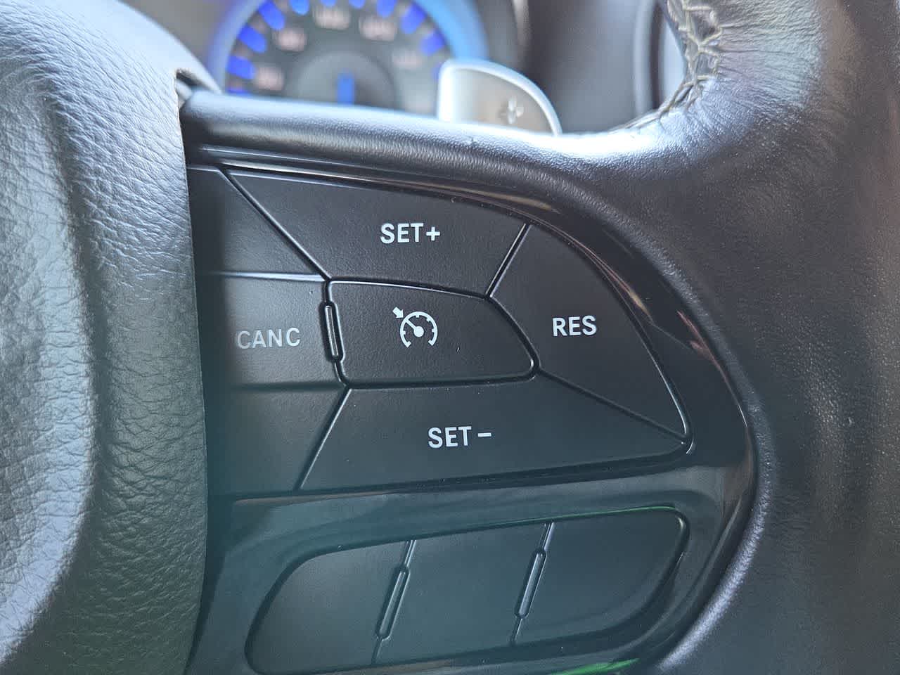 Thumbnail: 2022 Chrysler 300 - 23